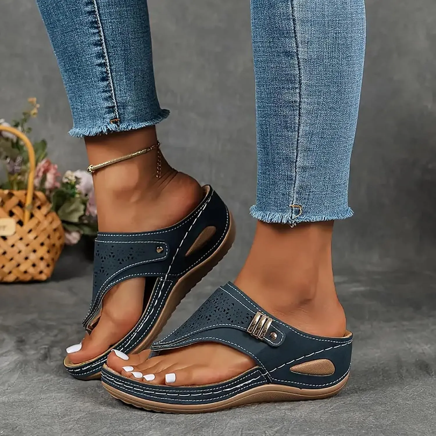 Breathable Mesh Hollow Sports Sandals Non-Slip 2024 New Women’s Wedge Orthopedic Flip-Flops Summer Casual Sandals Open Toe