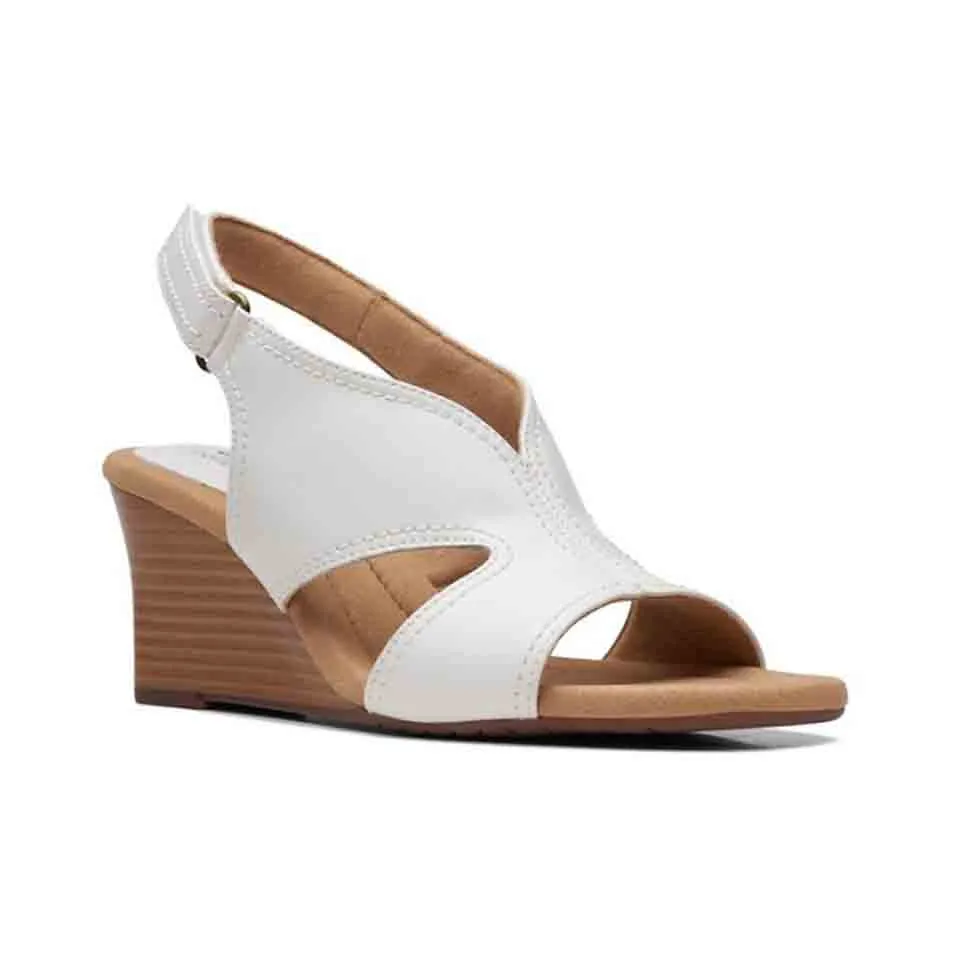 Clarks Women's Kyarra Aster Light Tan | White Leather