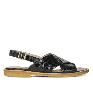 Classic cross sandal