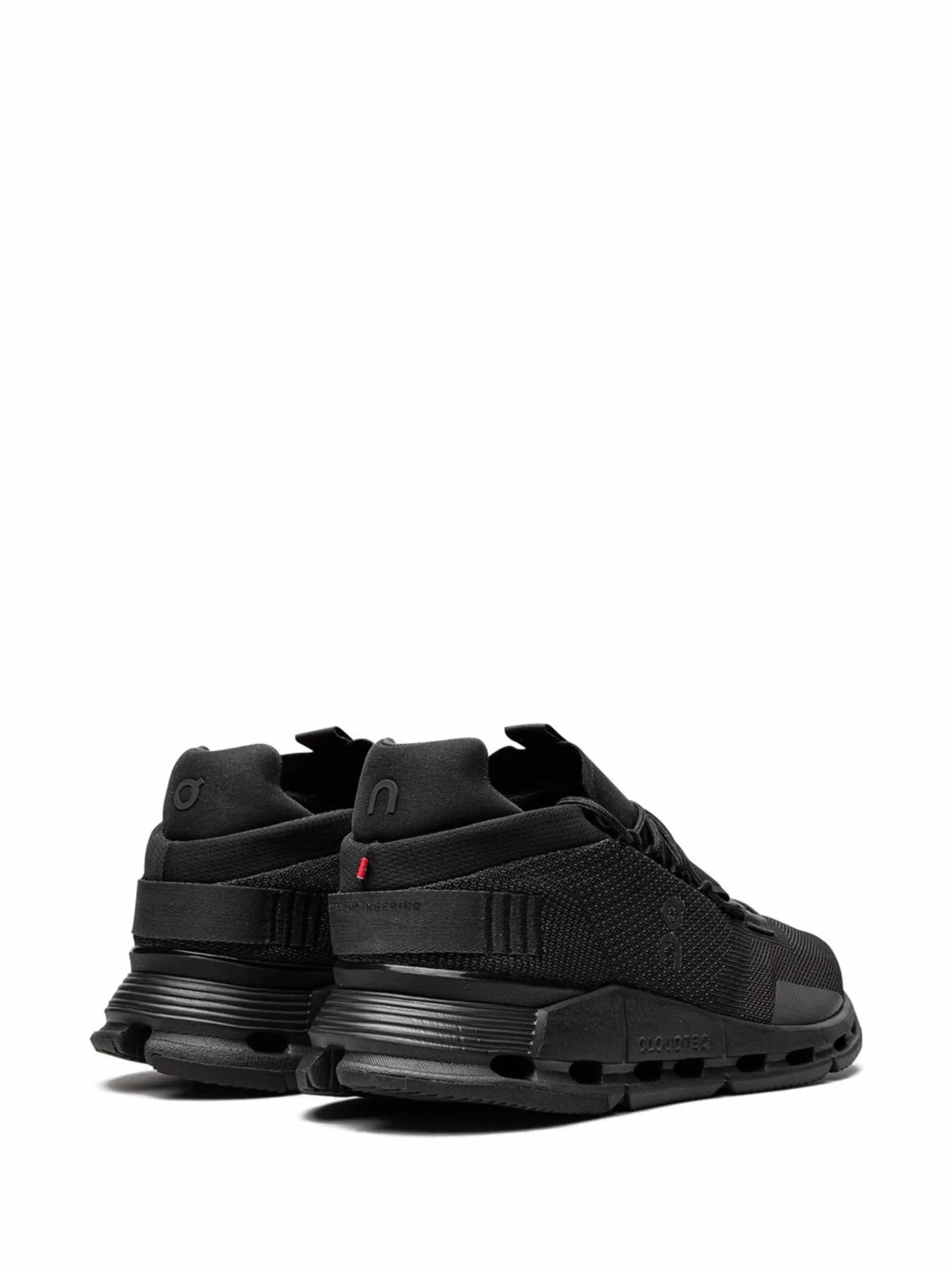 Cloudnova low-top Flexible Voice-controlled sneakers