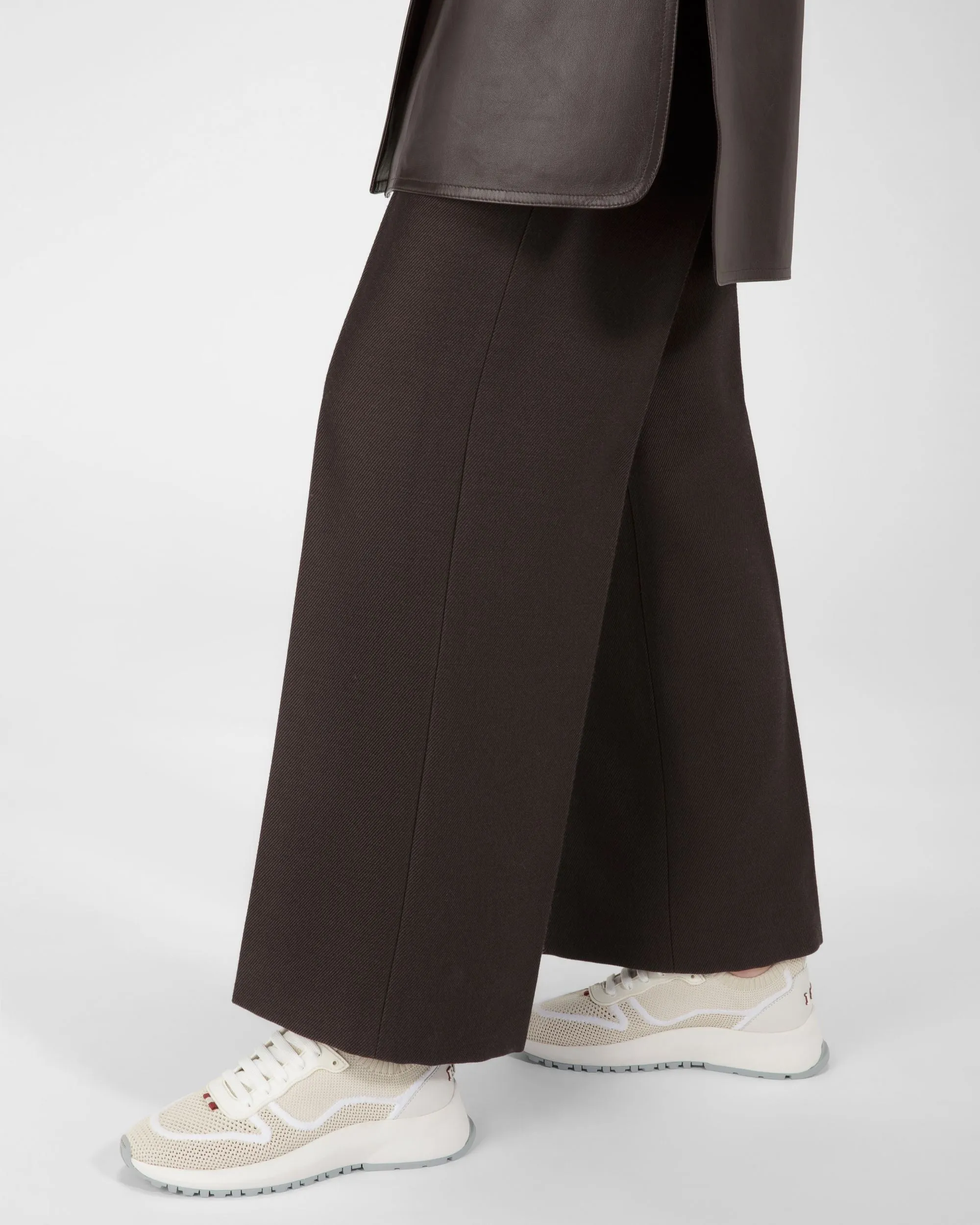Davyn Mesh And Leather Sneakers In Dusty White