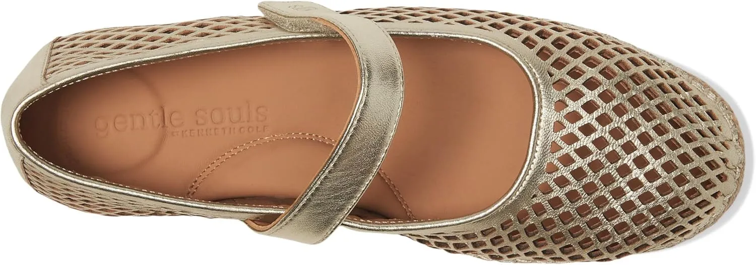 Gentle Souls by Kenneth Cole Women's Sienna Sandal
