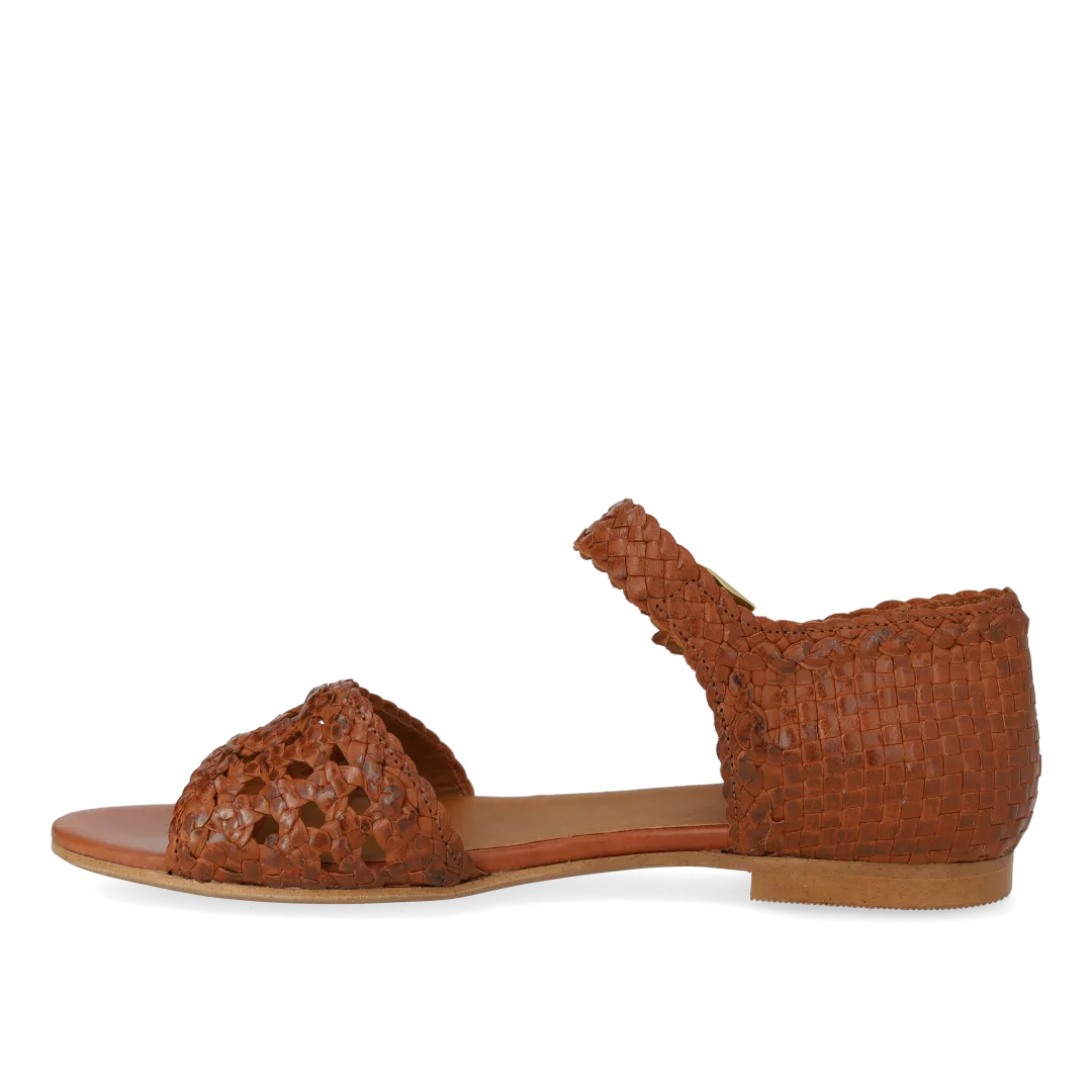 Hand-braided sandal with lace pattern detail