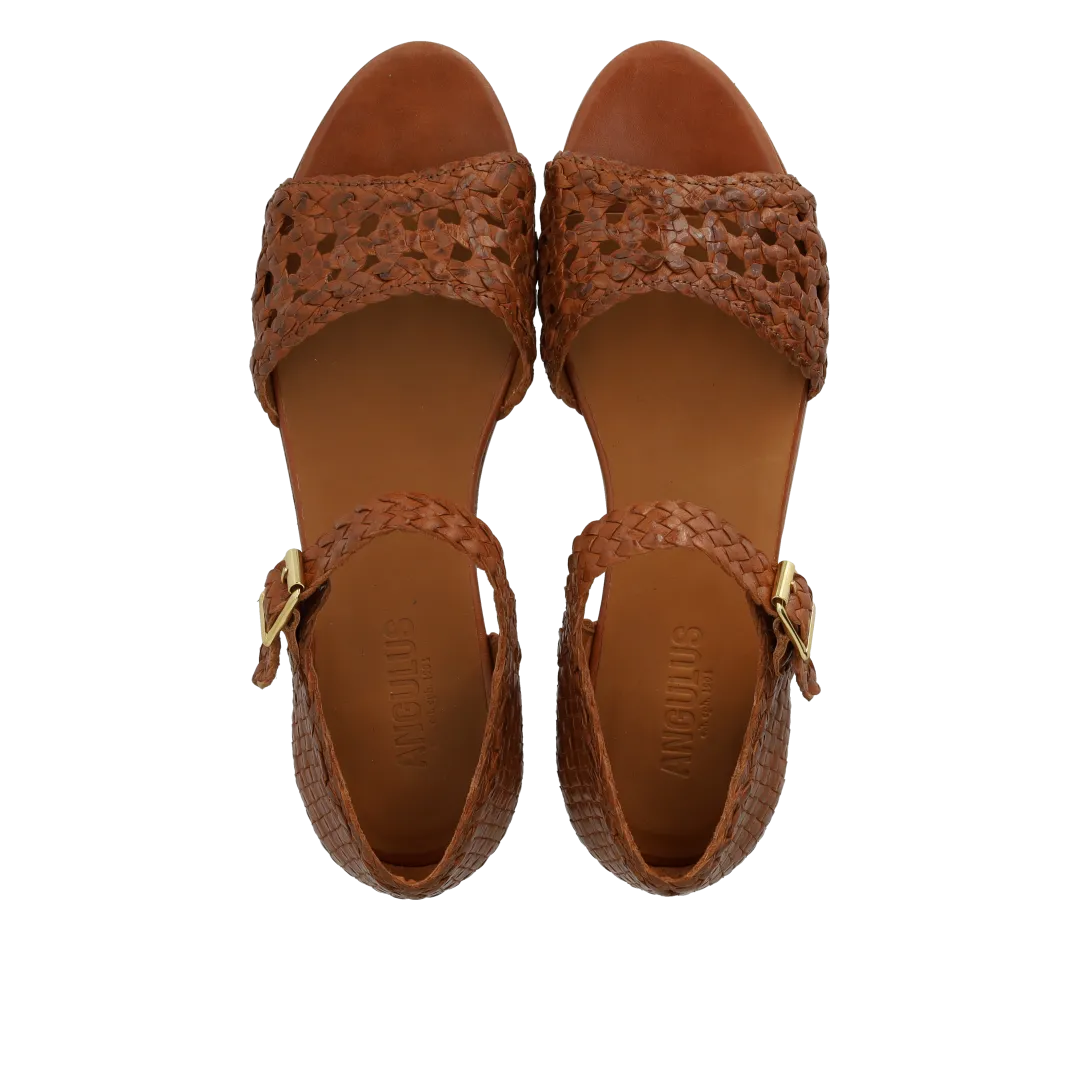 Hand-braided sandal with lace pattern detail
