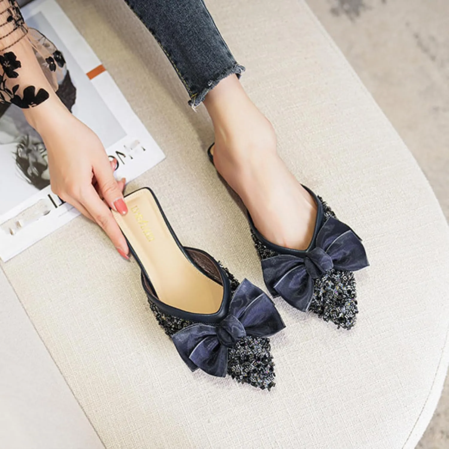 Helenbra Women's Rhinestone Bow Pointed Toe Flat Mules,Cute Bow Decorated Sparkling Sequins Comfortable Slip on Backless Lightweight Slides Casual Business Bridesmaid Wedding Party Mule Shoes