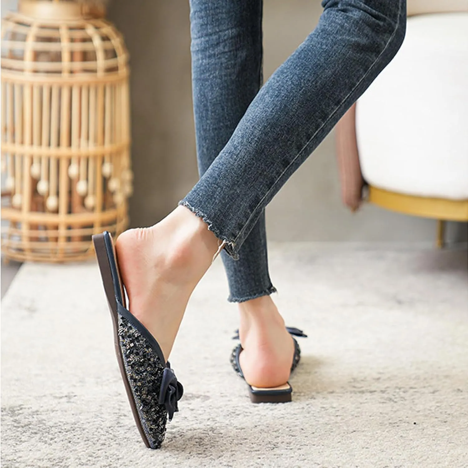Helenbra Women's Rhinestone Bow Pointed Toe Flat Mules,Cute Bow Decorated Sparkling Sequins Comfortable Slip on Backless Lightweight Slides Casual Business Bridesmaid Wedding Party Mule Shoes