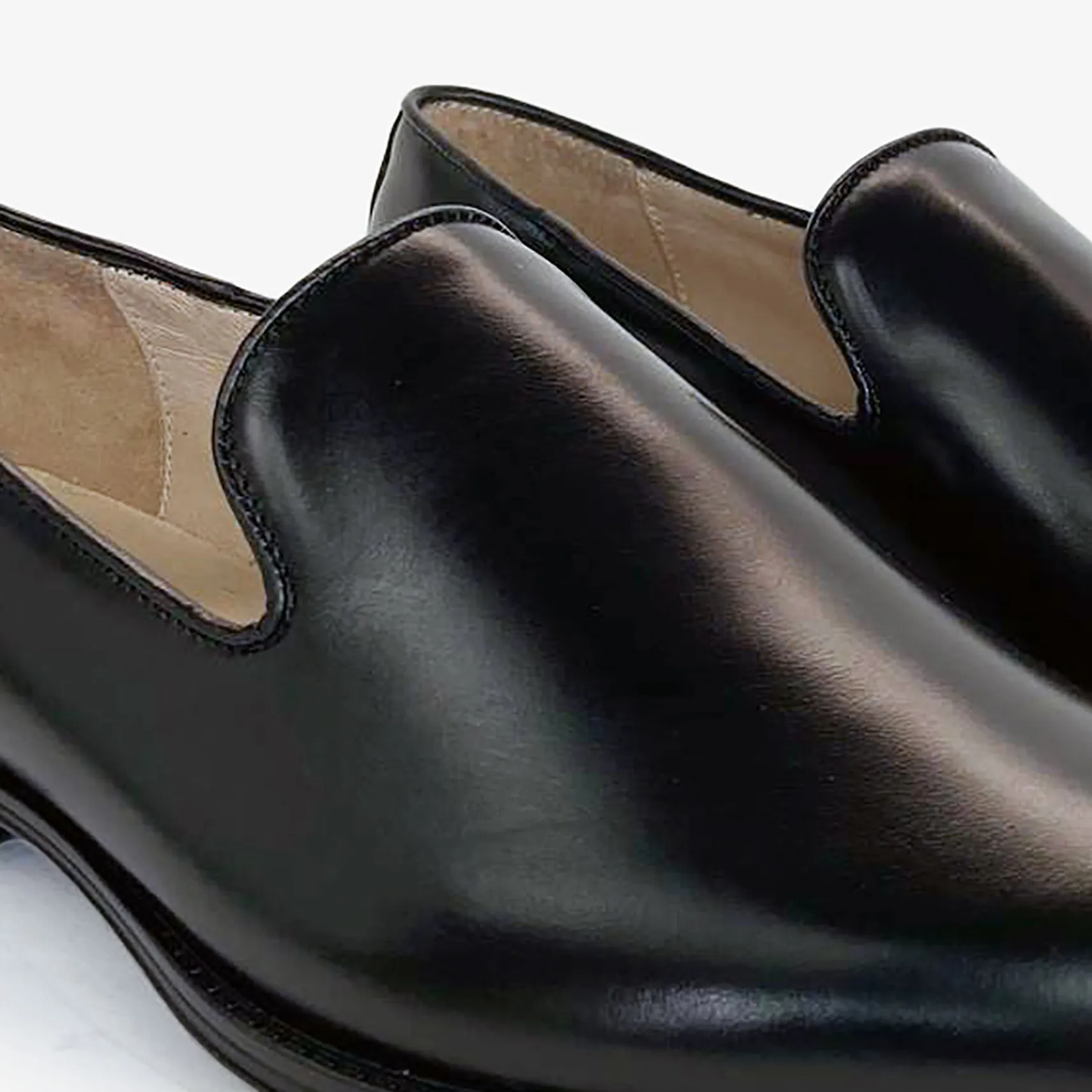 LEOPOLD in Black