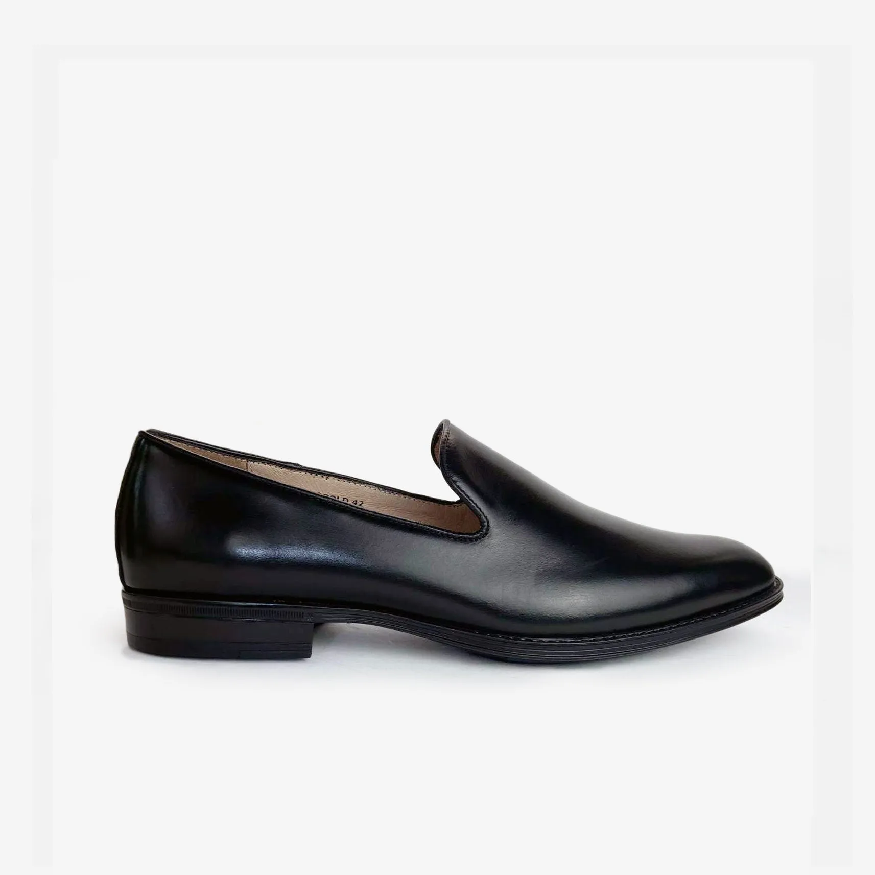 LEOPOLD in Black