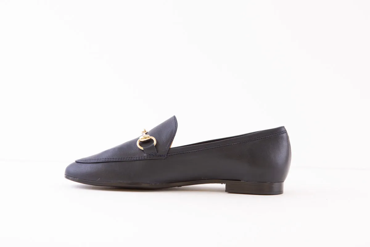 MARIA JAEN - 6002V FLAT LOAFER WITH GOLD CHAIN DETAIL - NAVY LEATHER