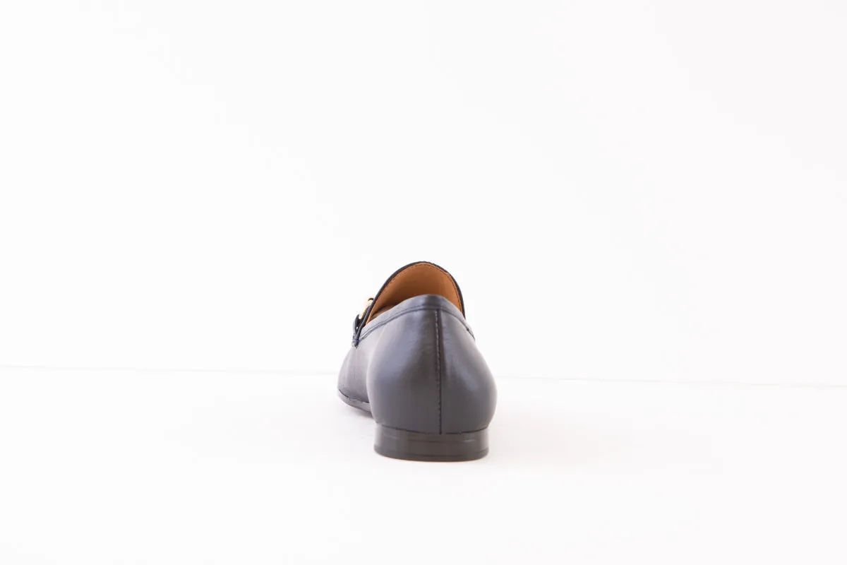 MARIA JAEN - 6002V FLAT LOAFER WITH GOLD CHAIN DETAIL - NAVY LEATHER