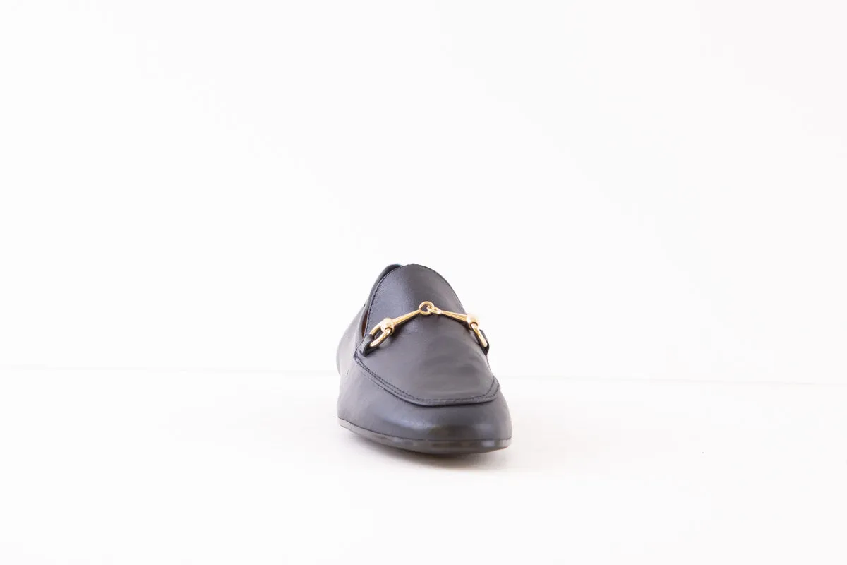 MARIA JAEN - 6002V FLAT LOAFER WITH GOLD CHAIN DETAIL - NAVY LEATHER