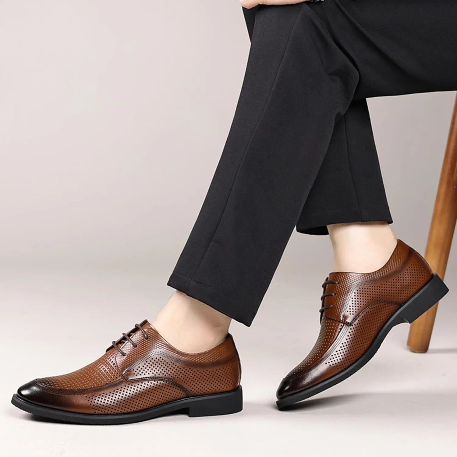 Men's Classic Hollow Breathable Leather Dress Lace-up Oxford Shoes Retro Pointed Toe Low Top Business Office Formal Derby Shoes