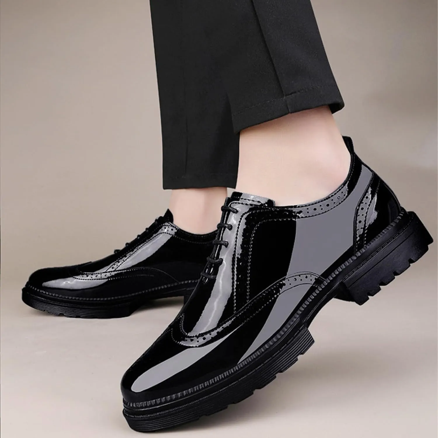 Men's Patent Leather Oxfords Wingtips Derby Shoes Men Classic Round Toe Lace Up Thick Sole Dress Breathable Handmade Formal Shoes for Business Work
