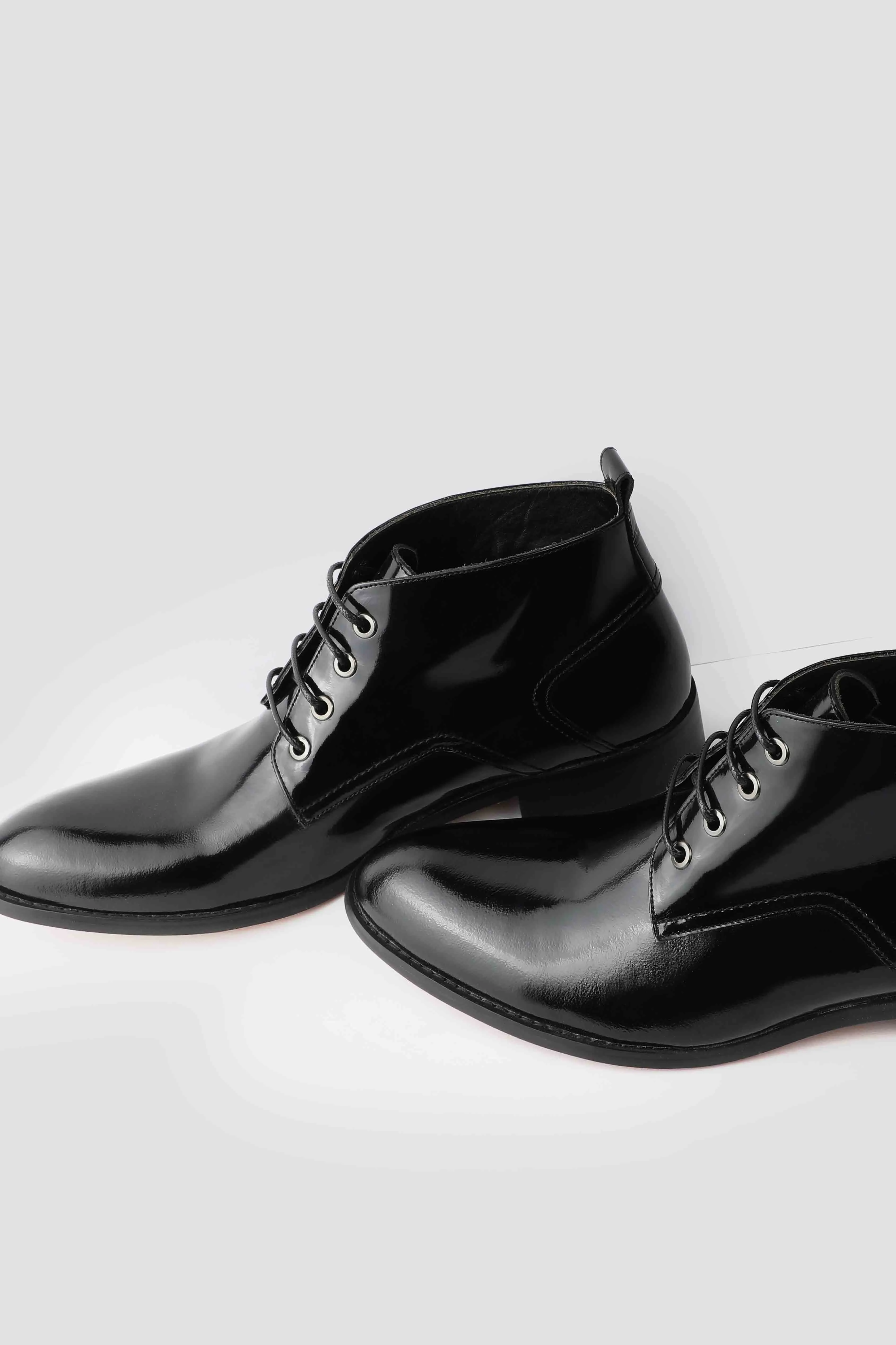 Plain toe derby Boot