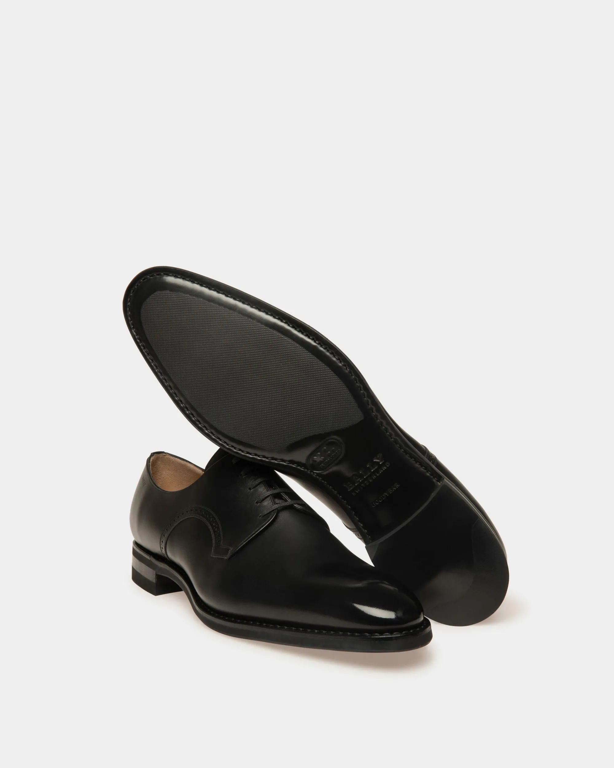Scribe Novo Derby Shoes In Black Leather