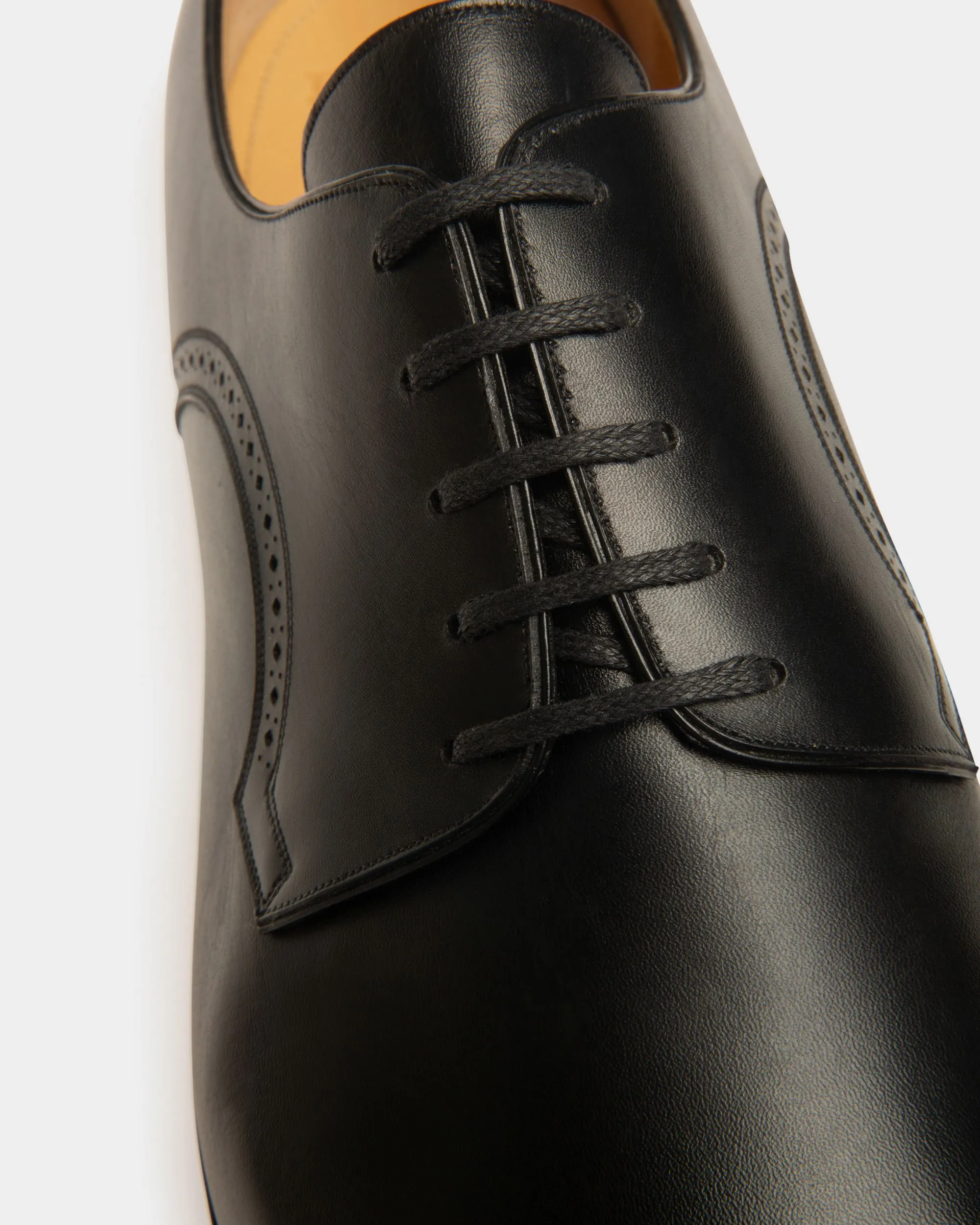 Scribe Novo Derby Shoes In Black Leather