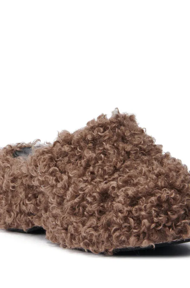 The Brown Curly Mule Shoe *SIZE DOWN RUNS REALLY BIG*
