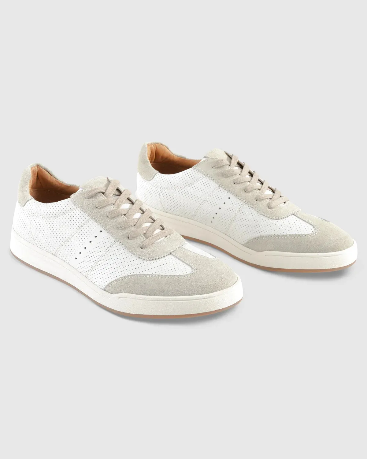 Topspin Sneaker